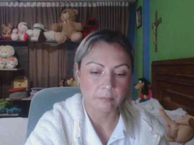 Charlizetheron1 webcam