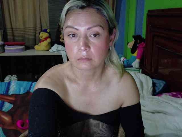 Charlizetheron1 webcam