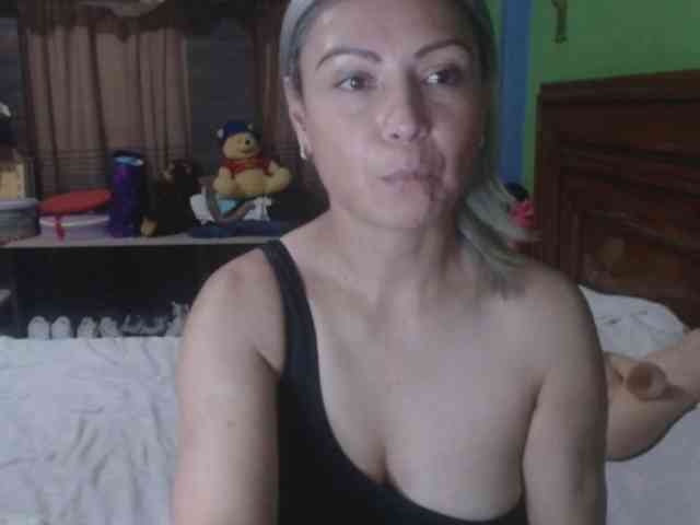 Charlizetheron1 webcam