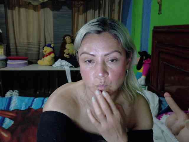 Charlizetheron1 webcam