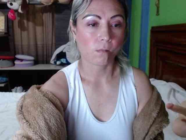 Charlizetheron1 webcam