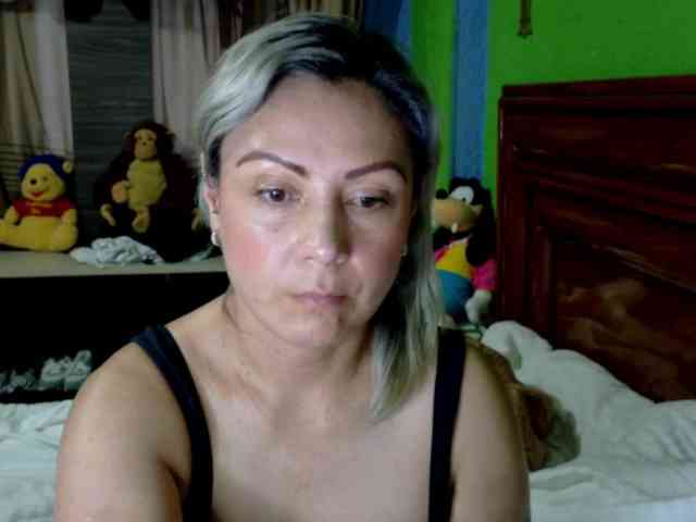 Charlizetheron1 webcam