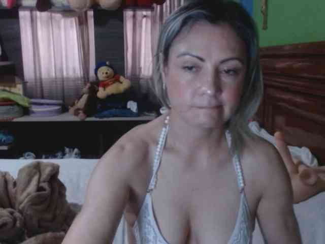 Charlizetheron1 webcam