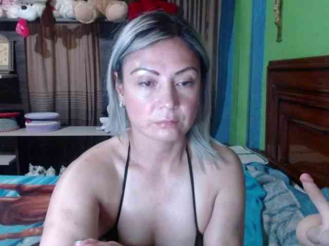 Charlizetheron1 webcam