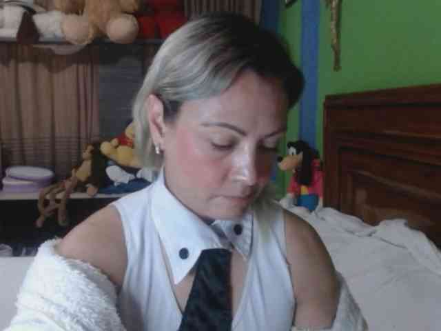 Charlizetheron1 webcam