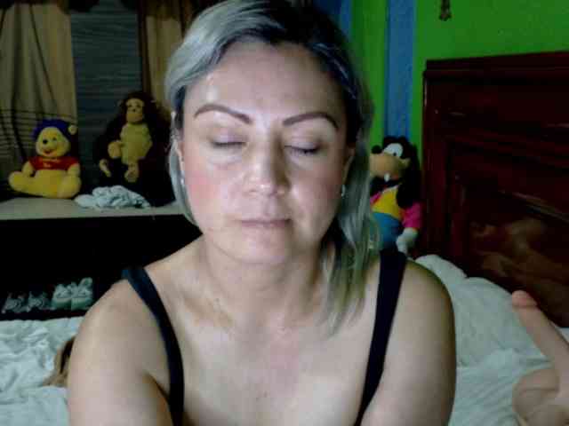 Charlizetheron1 webcam