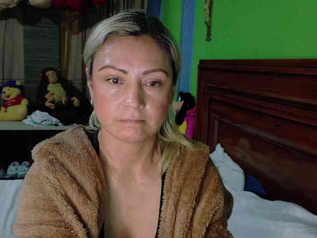 Charlizetheron1 webcam