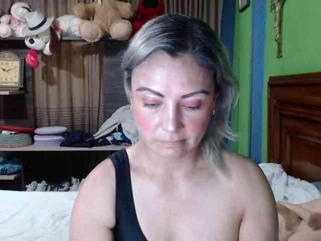 Charlizetheron1 webcam