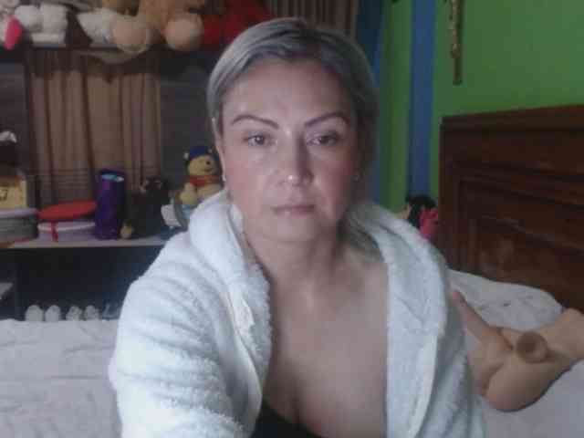 Charlizetheron1 webcam