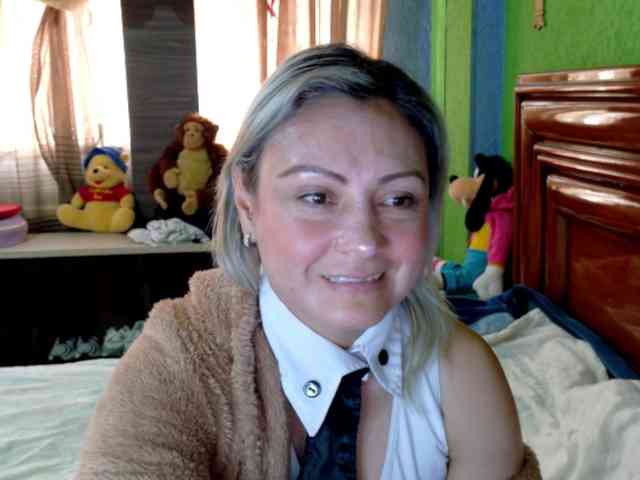 Charlizetheron1 webcam