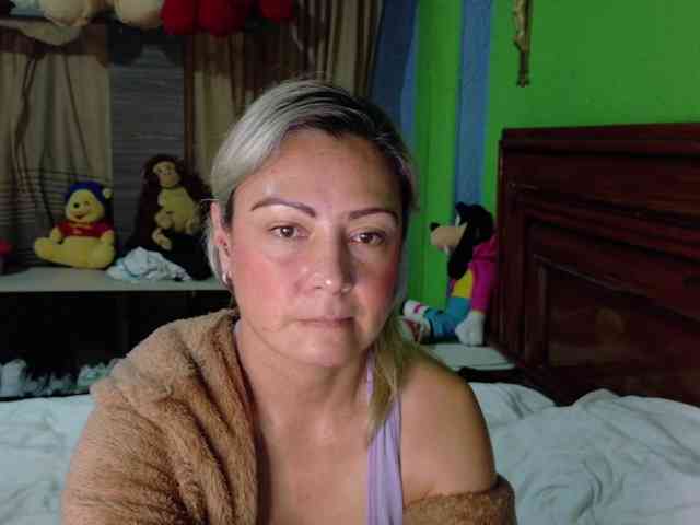 Charlizetheron1 webcam