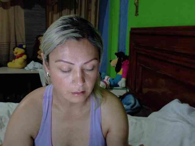 Charlizetheron1 webcam