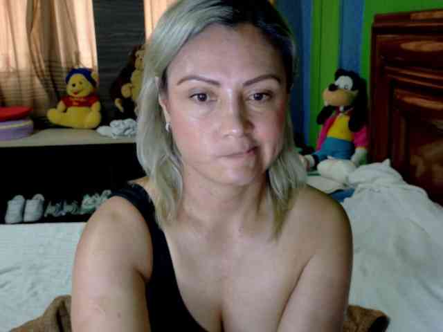 Charlizetheron1 webcam