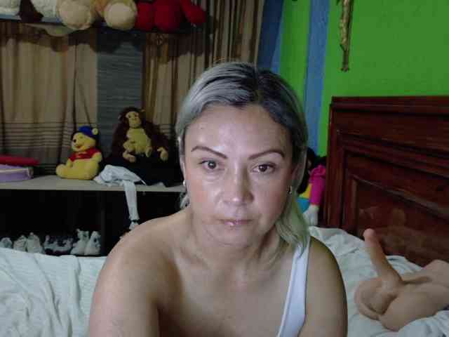 Charlizetheron1 webcam