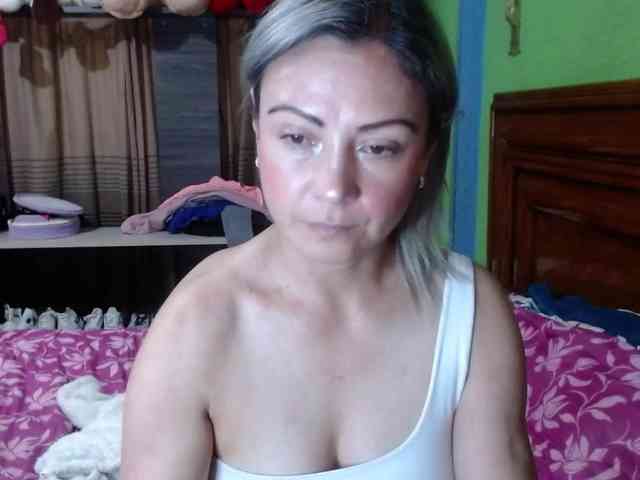 Charlizetheron1 webcam