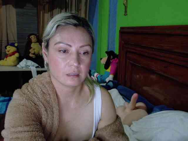 Charlizetheron1 webcam