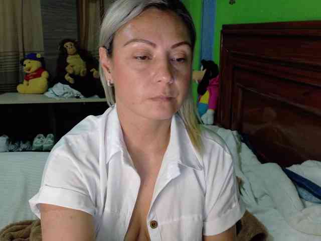 Charlizetheron1 webcam