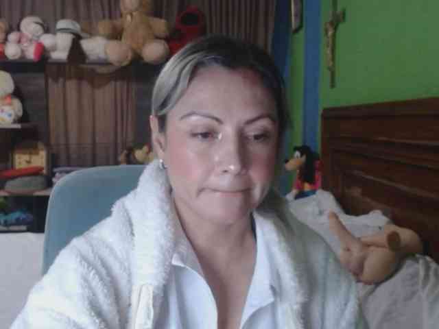 Charlizetheron1 webcam