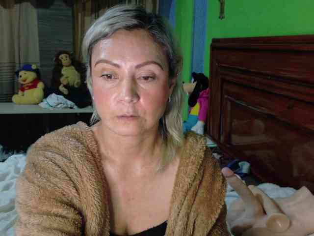 Charlizetheron1 webcam