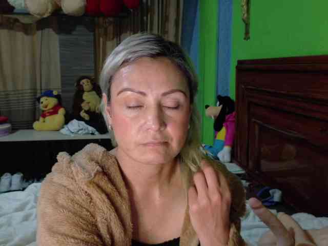 Charlizetheron1 webcam