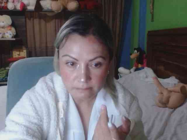 Charlizetheron1 webcam