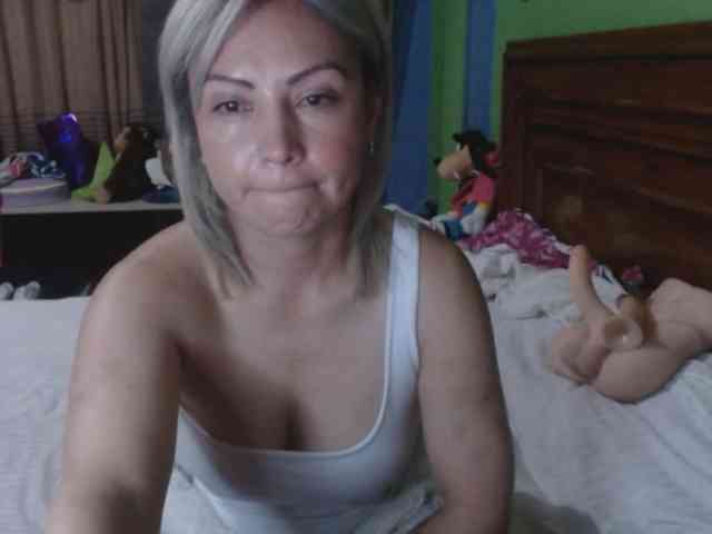 Charlizetheron1 webcam