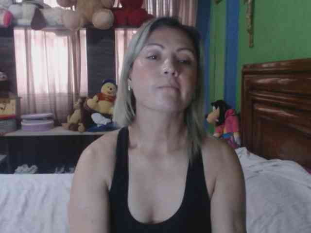 Charlizetheron1 webcam