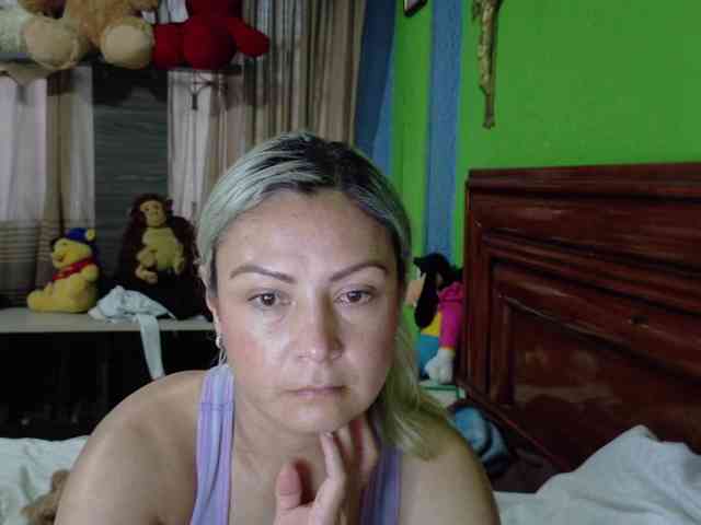 Charlizetheron1 webcam