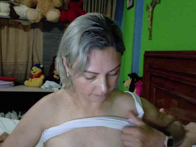 Charlizetheron1 webcam