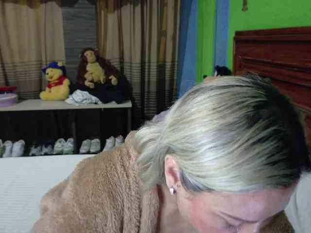 Charlizetheron1 webcam