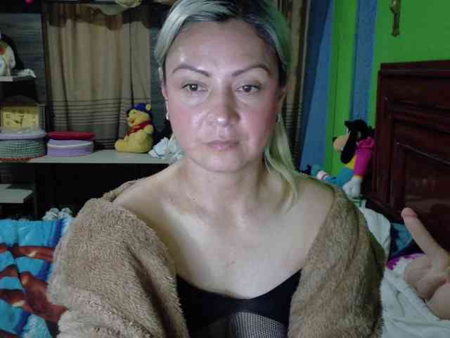 Charlizetheron1 webcam