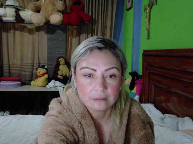 Charlizetheron1 webcam