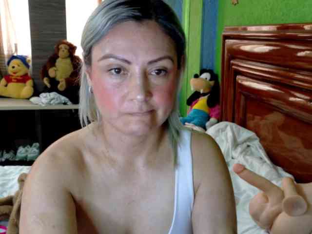 Charlizetheron1 webcam