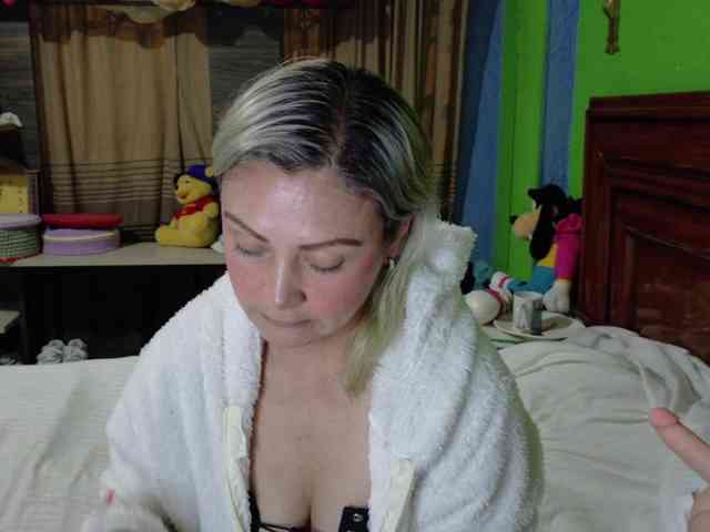 Charlizetheron1 webcam