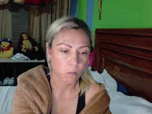 Charlizetheron1 webcam