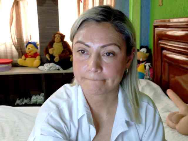 Charlizetheron1 webcam