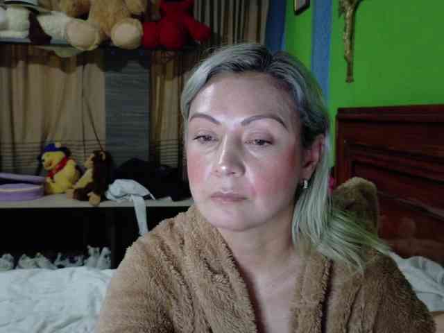 Charlizetheron1 webcam