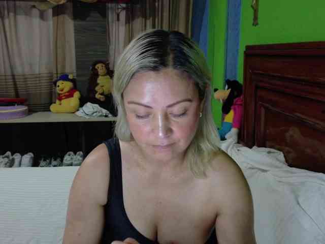 Charlizetheron1 webcam