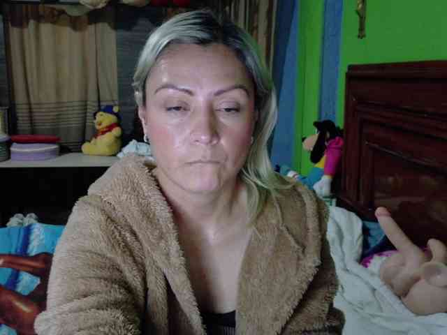 Charlizetheron1 webcam