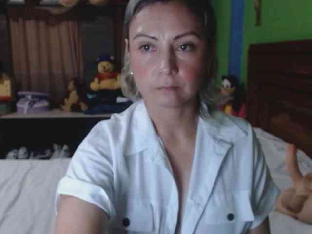 Charlizetheron1 Live Webcam on BongaCams