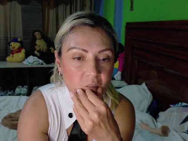 Charlizetheron1 webcam