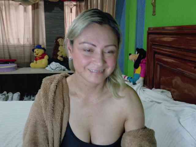 Charlizetheron1 webcam