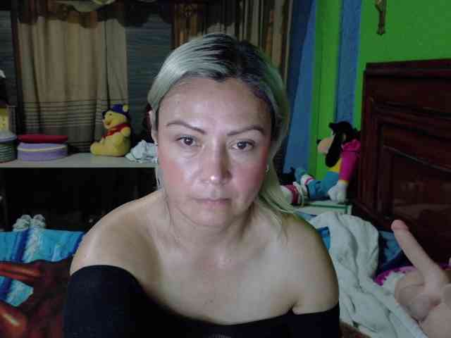 Charlizetheron1 webcam