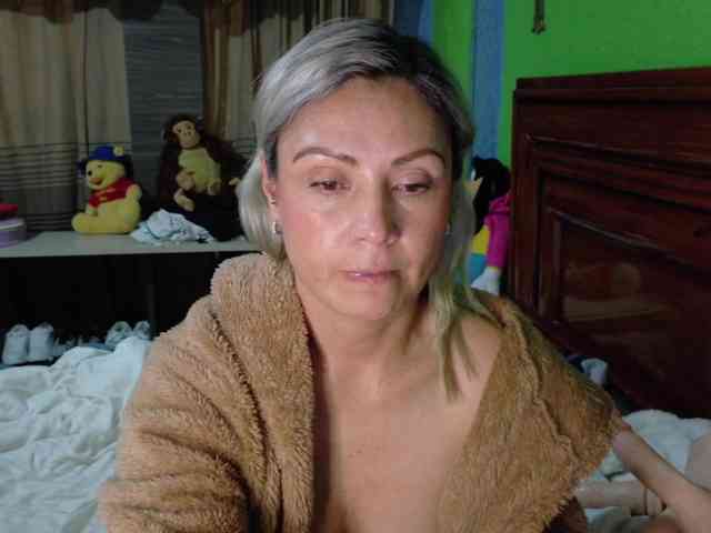 Charlizetheron1 webcam