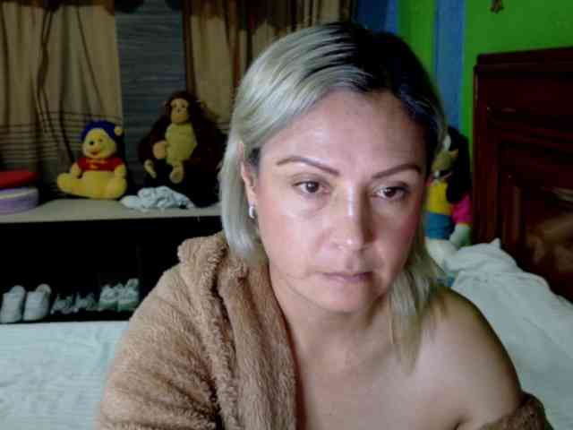 Charlizetheron1 webcam