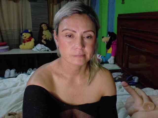 Charlizetheron1 webcam