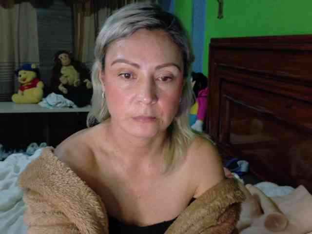 Charlizetheron1 webcam