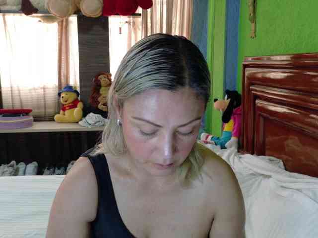 Charlizetheron1 webcam