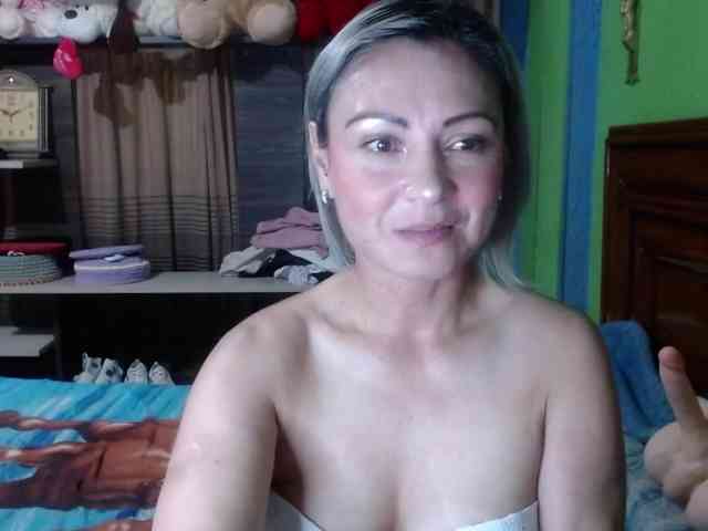 Charlizetheron1 webcam