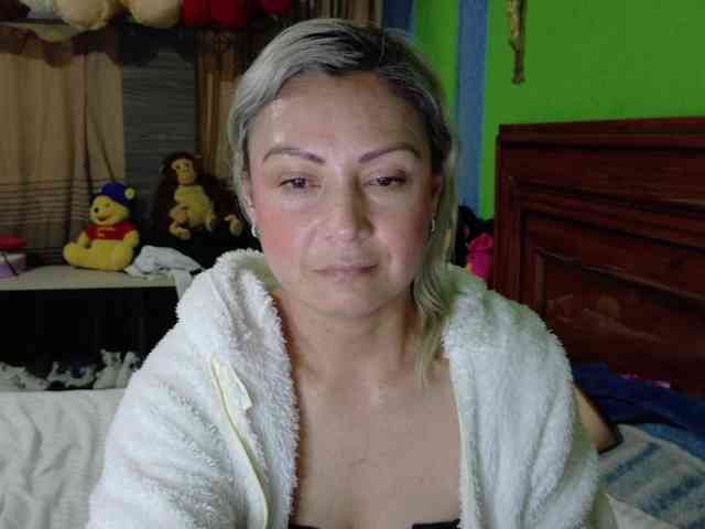 Charlizetheron1 webcam